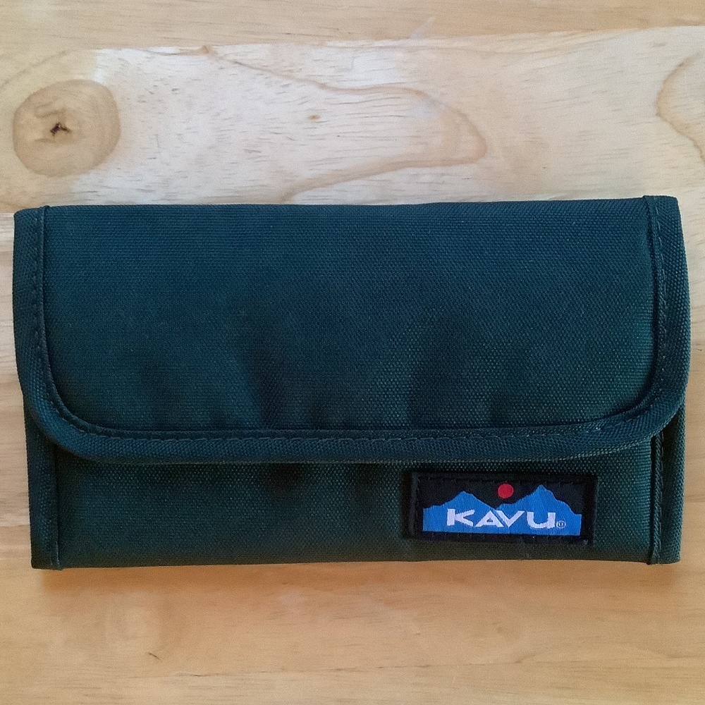 Kavu Evergreen Mondo Spender Wallet EUC